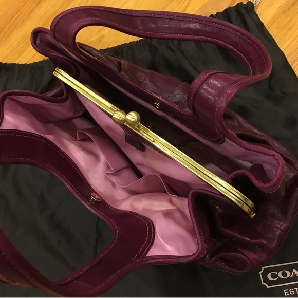 Beautiful COACH leather handbag - Picture 4 of 4